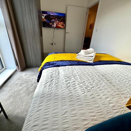 3Bedroom, 2Bathroom, Balcony,Luxury Flat Westfield Londýn Exteriér fotografie