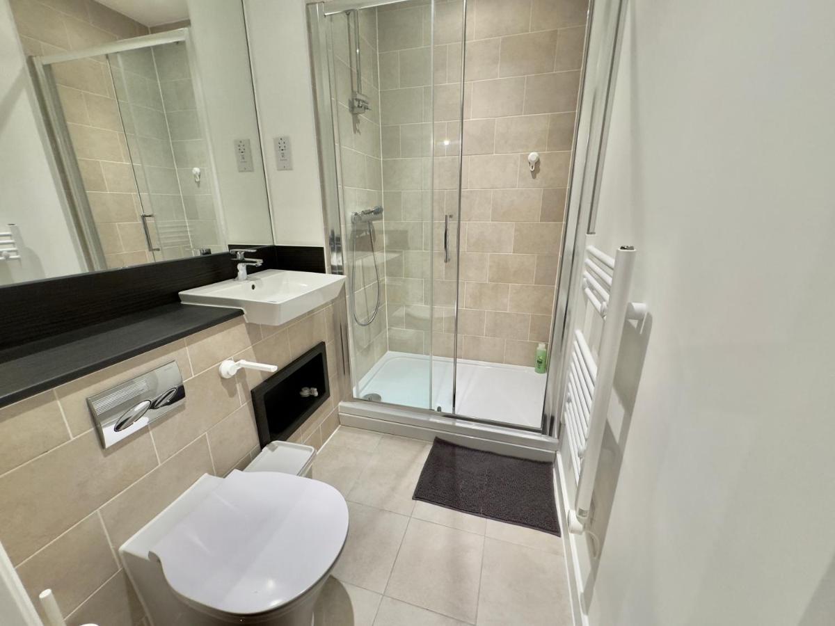 3Bedroom, 2Bathroom, Balcony,Luxury Flat Westfield Londýn Exteriér fotografie