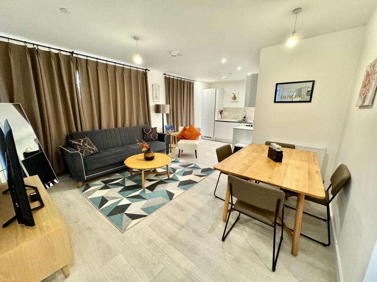 3Bedroom, 2Bathroom, Balcony,Luxury Flat Westfield Londýn Exteriér fotografie