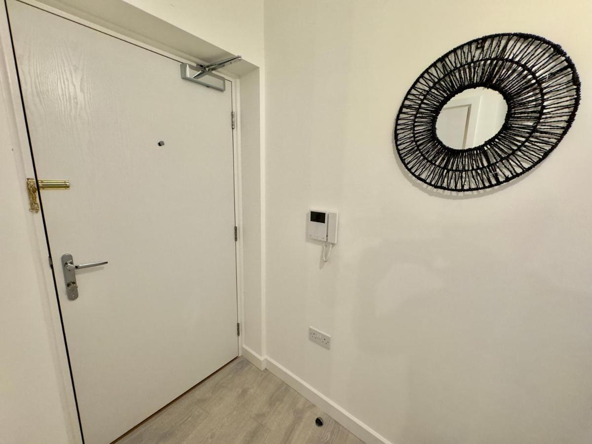 3Bedroom, 2Bathroom, Balcony,Luxury Flat Westfield Londýn Exteriér fotografie
