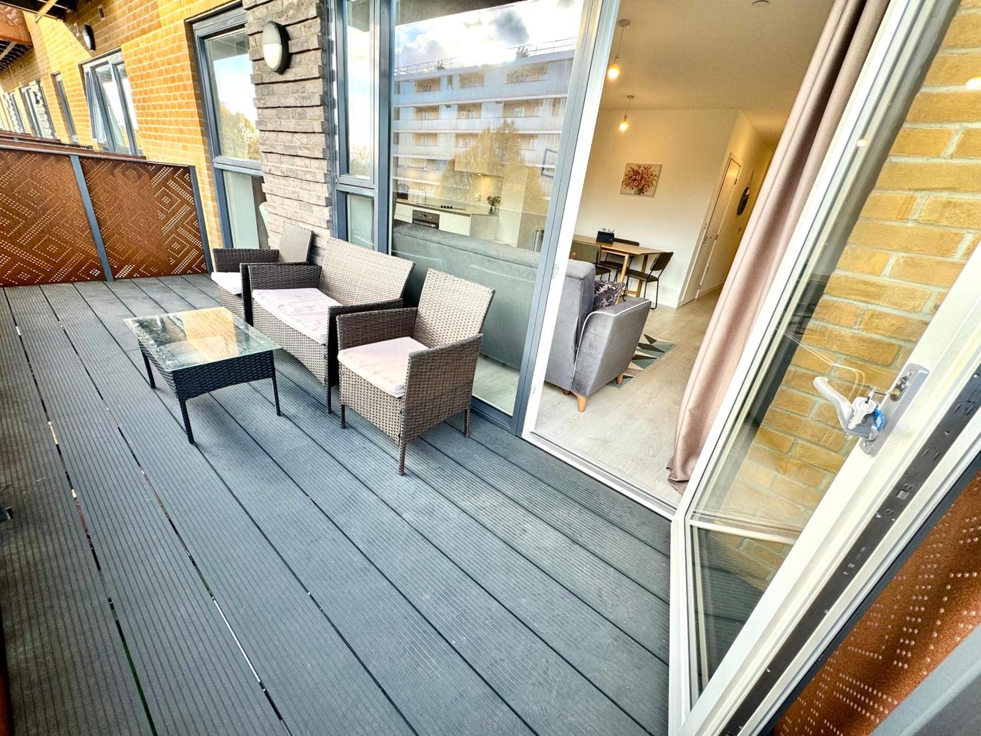 3Bedroom, 2Bathroom, Balcony,Luxury Flat Westfield Londýn Exteriér fotografie